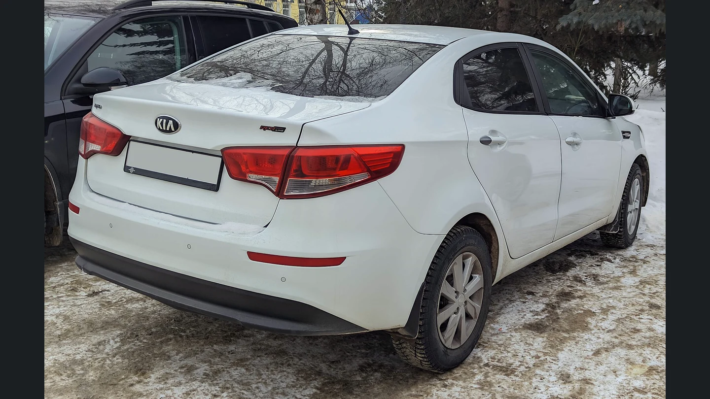 Kia Rio 2016 года, вид сзади